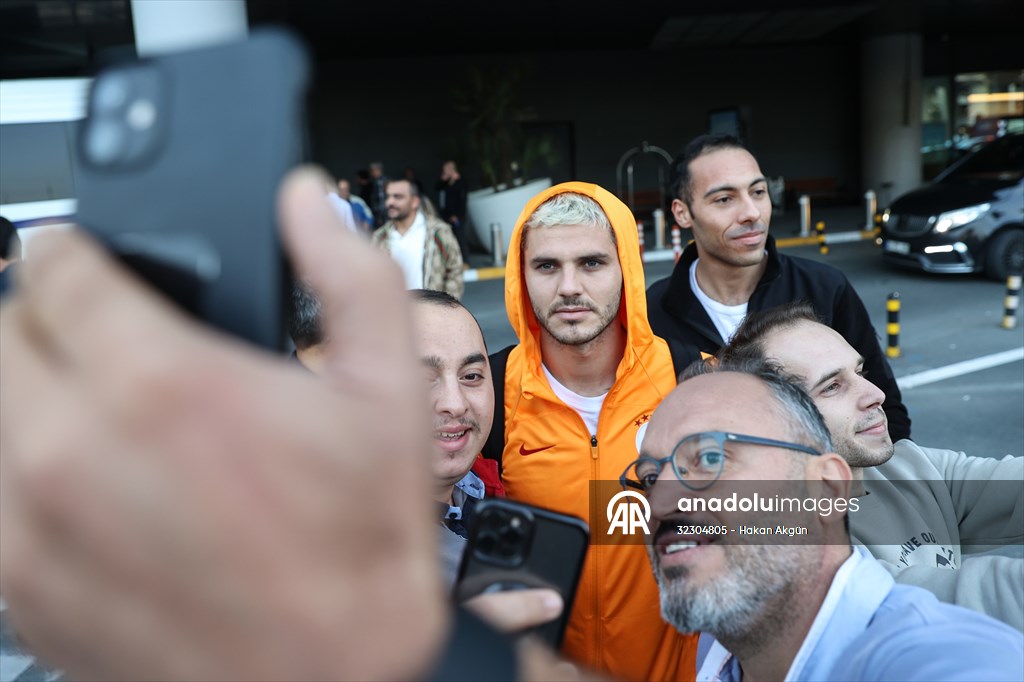 Galatasaray Kafilesi Stanbul A D Nd Anadolu Images