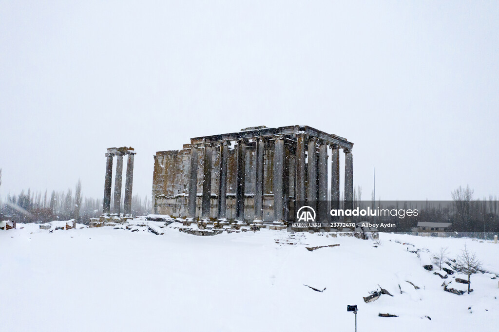 Aizanoi Antik Kenti beyaza büründü