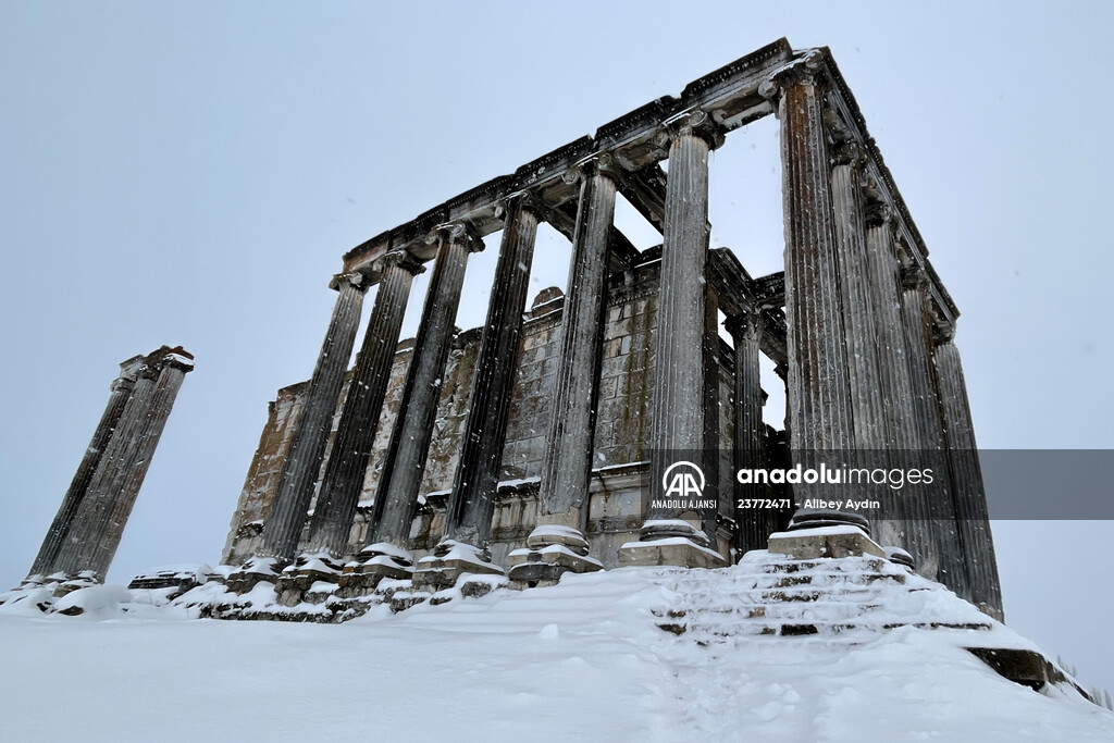 Aizanoi Antik Kenti beyaza büründü