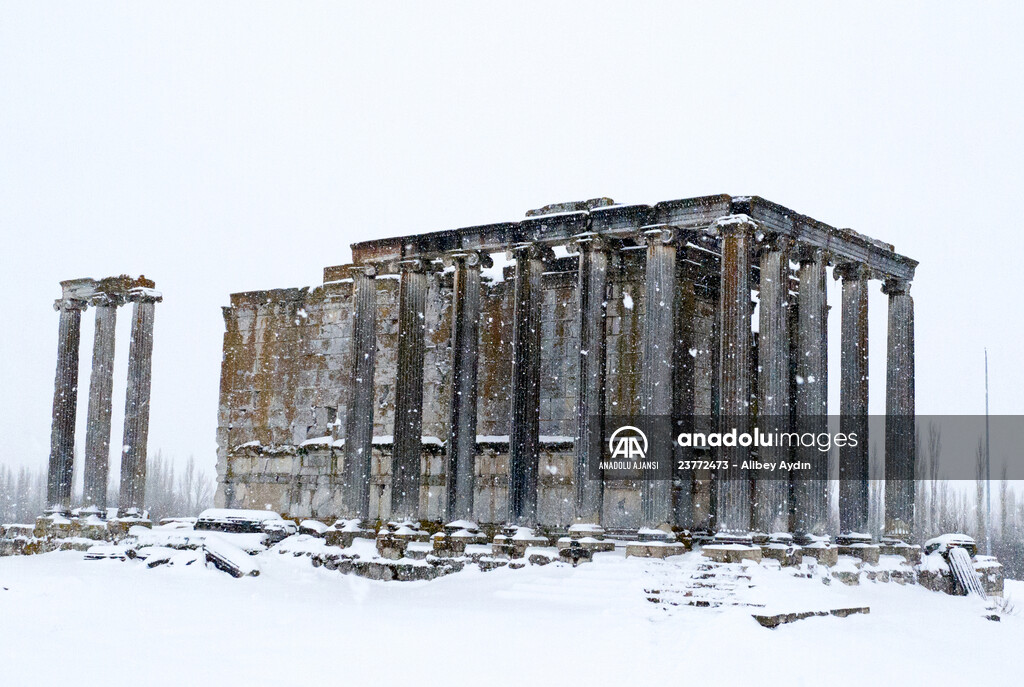 Aizanoi Antik Kenti beyaza büründü