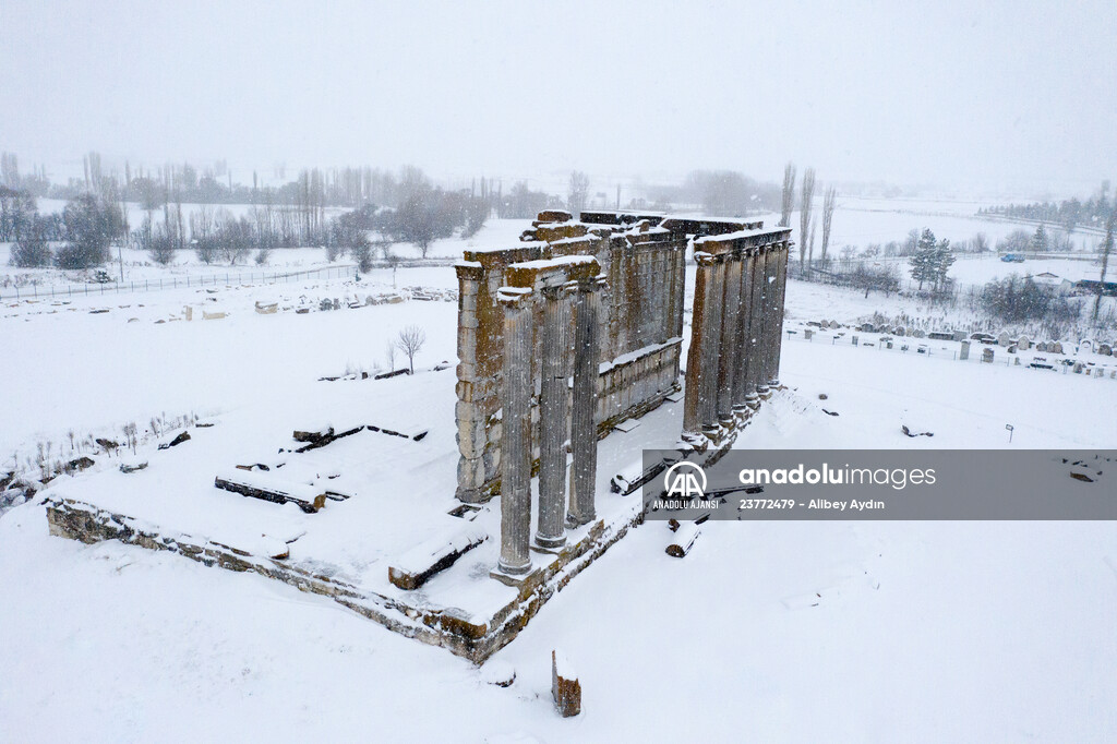 Aizanoi Antik Kenti beyaza büründü