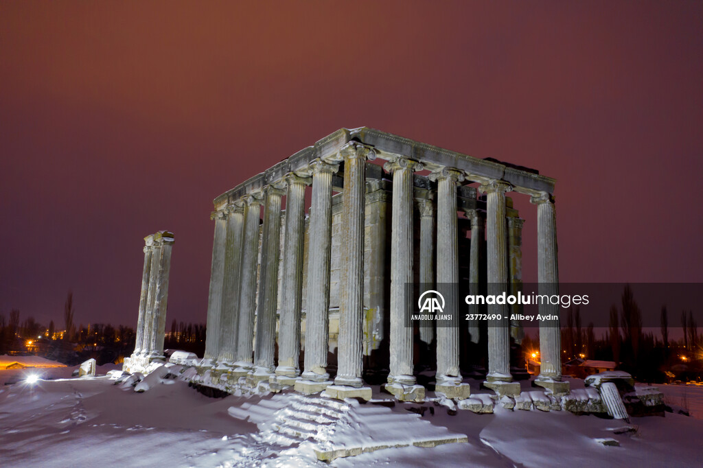 Aizanoi Antik Kenti beyaza büründü