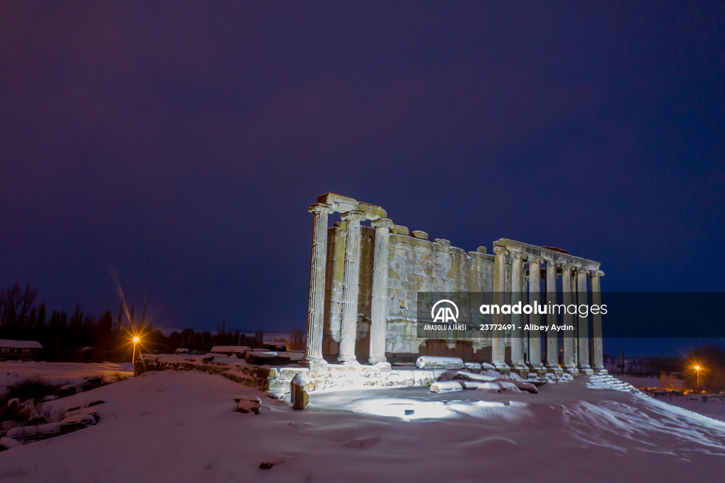 Aizanoi Antik Kenti beyaza büründü