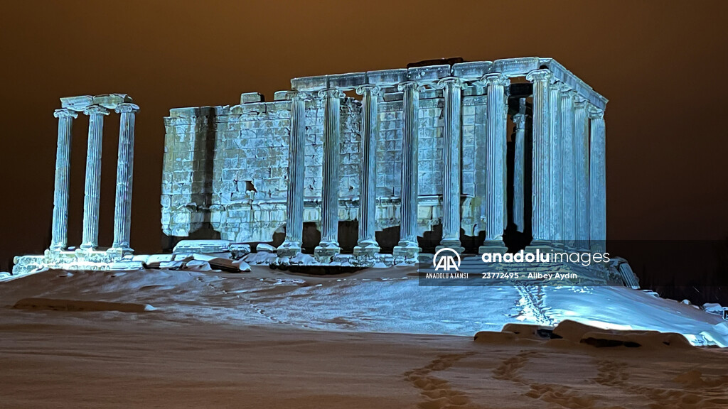 Aizanoi Antik Kenti beyaza büründü
