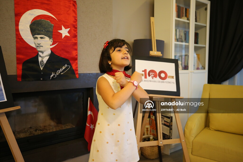 İstiklal Marşı'nı ezbere okuyan Bodrumlu küçük Eylül, ailesinin ve öğretmenlerinin gururu oldu