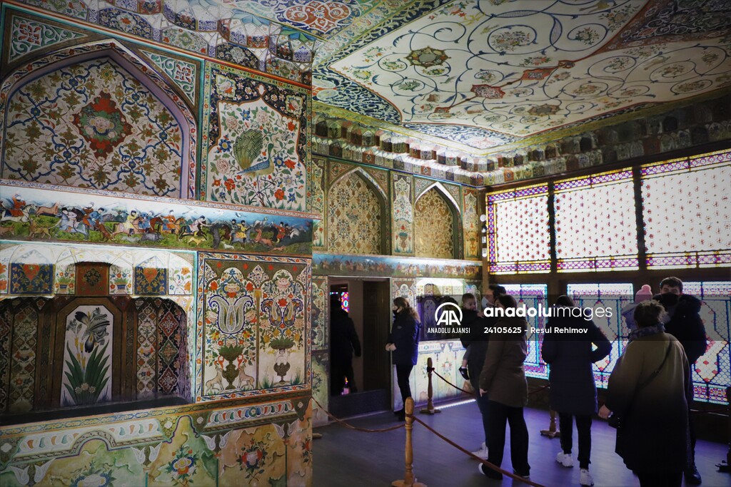 Azerbaycan'ın Dünya Kültür Mirası Listesi'ndeki Şeki Han Sarayı turist akınına uğruyor