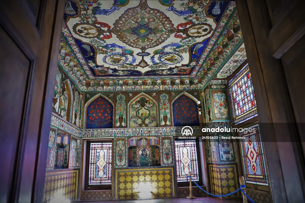 Azerbaycan'ın Dünya Kültür Mirası Listesi'ndeki Şeki Han Sarayı turist akınına uğruyor