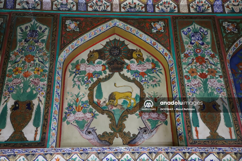 Azerbaycan'ın Dünya Kültür Mirası Listesi'ndeki Şeki Han Sarayı turist akınına uğruyor