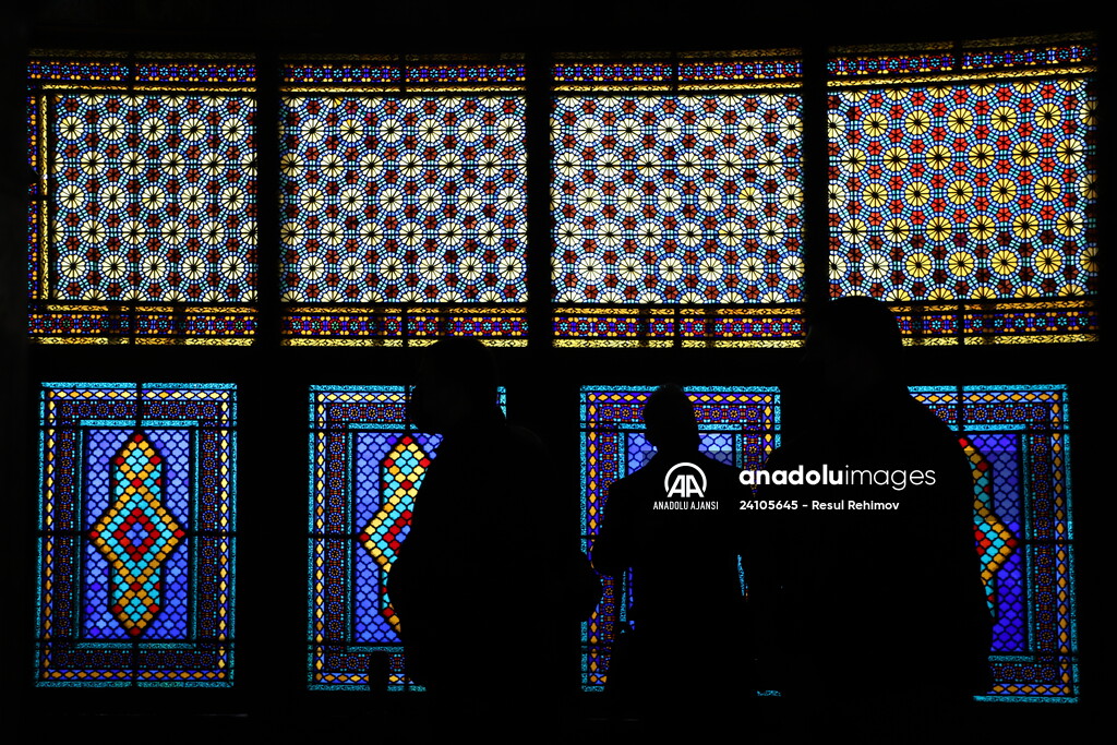 Azerbaycan'ın Dünya Kültür Mirası Listesi'ndeki Şeki Han Sarayı turist akınına uğruyor