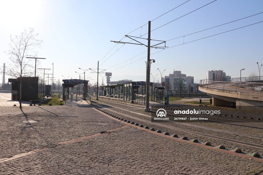 Kocaeli'de cadde ve sokaklarda sessizlik hakim