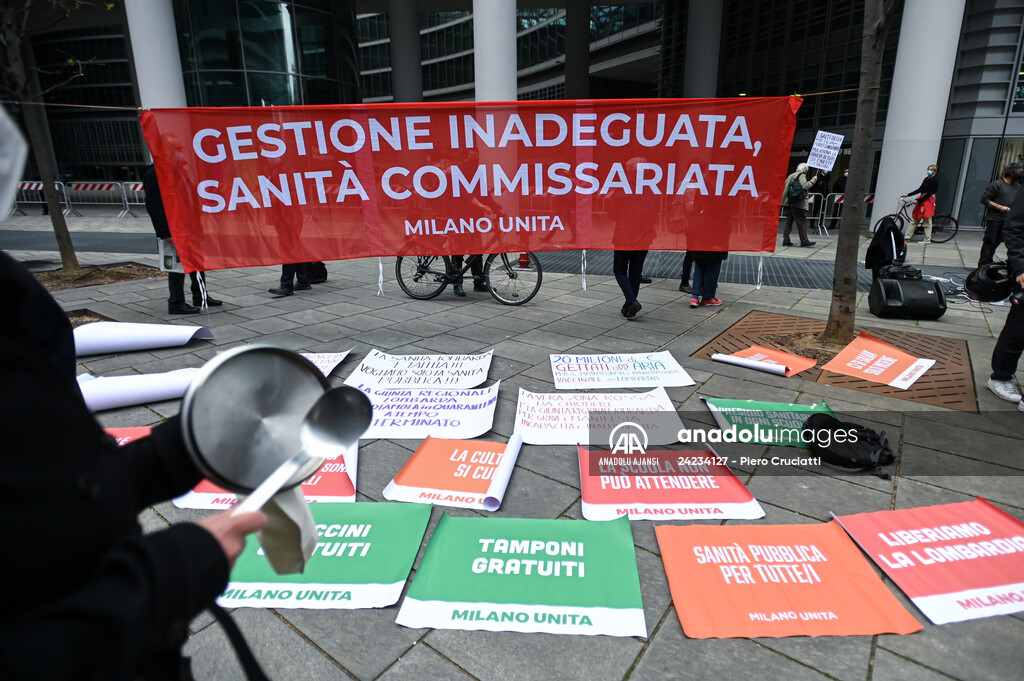 Milano'da hükümetin salgınla mücadele yetersiz kalması protesto edildi