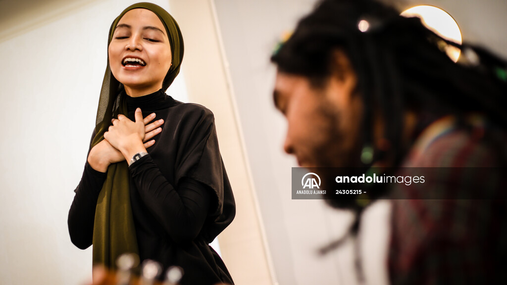 MRKH sendromlu Malezyalı müzisyen, kendisiyle aynı sendromu yaşayan kadınların sesini duyurmaya çalışıyor