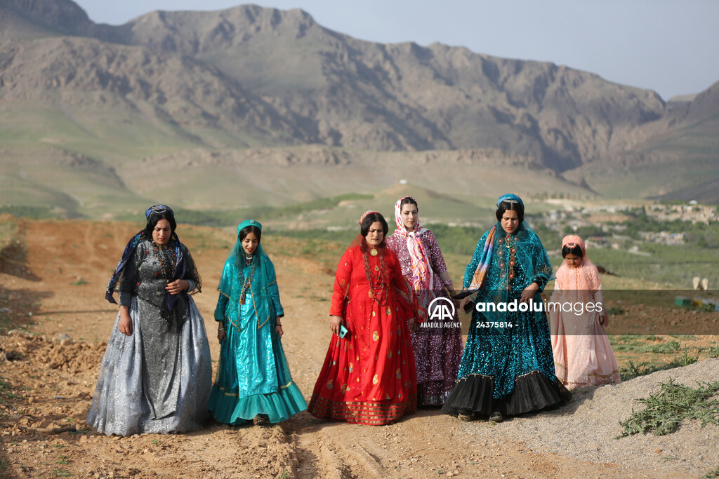 Traditional clothes of Qashqai women