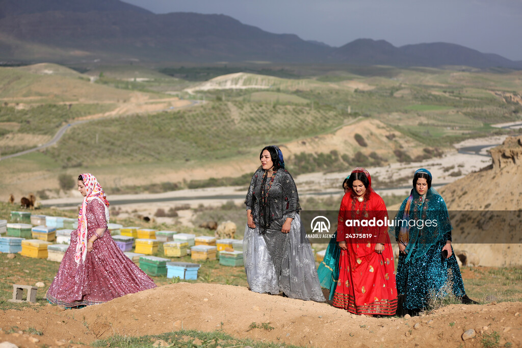 Traditional clothes of Qashqai women