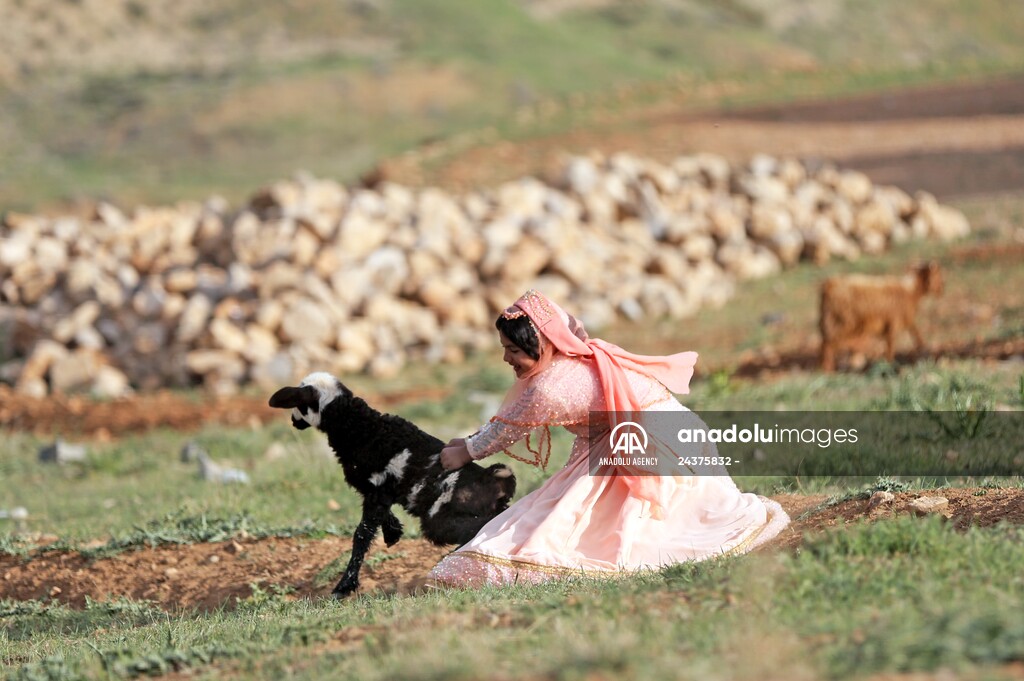 Traditional clothes of Qashqai women