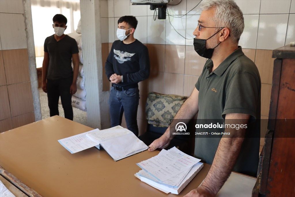 Adıyaman'da gönüllü kadınlar "zimem defteri" ile 500 bin liraya yakın borç kapattı