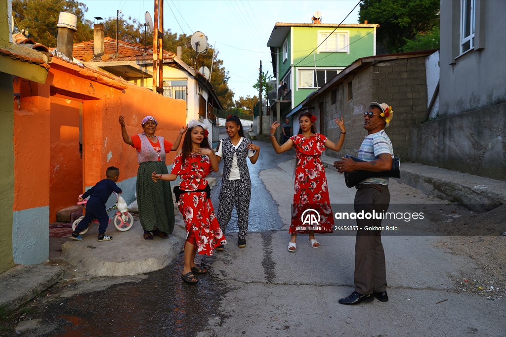 Romani people in Turkey celebrate Kakava