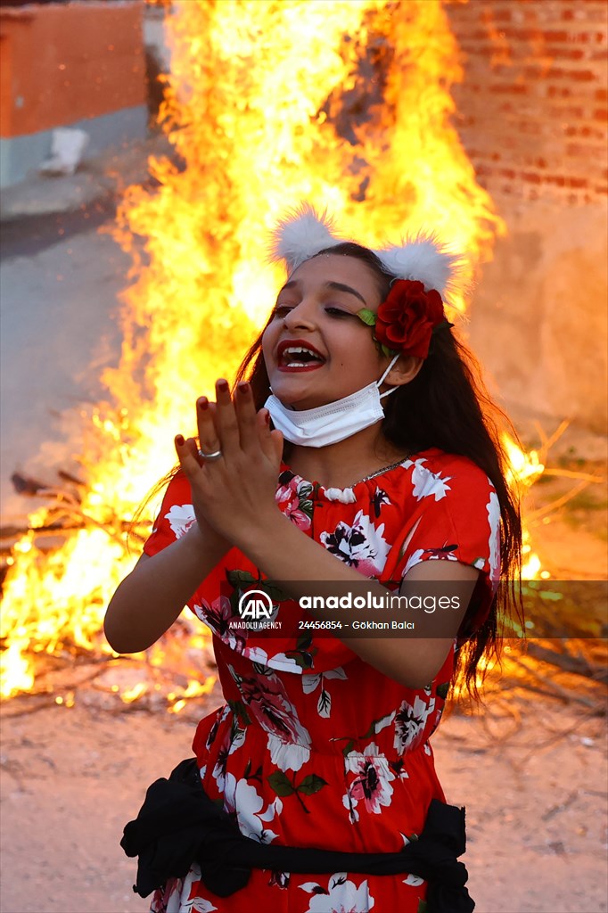 Romani people in Turkey celebrate Kakava