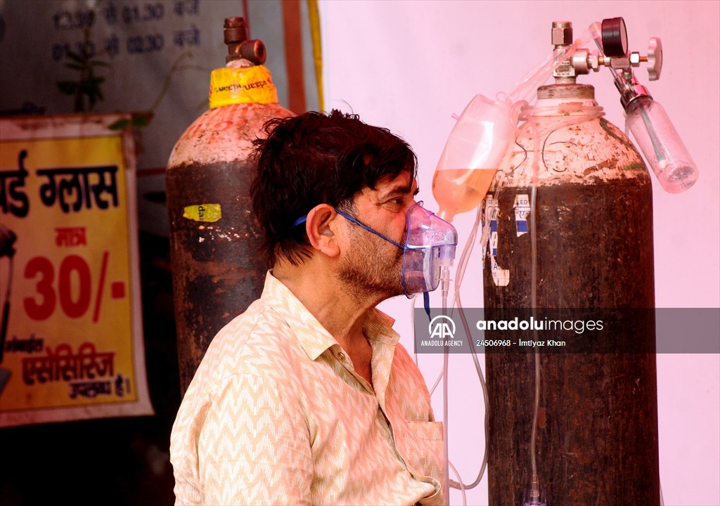 Oxygen tents established for COVID-19 patients in India