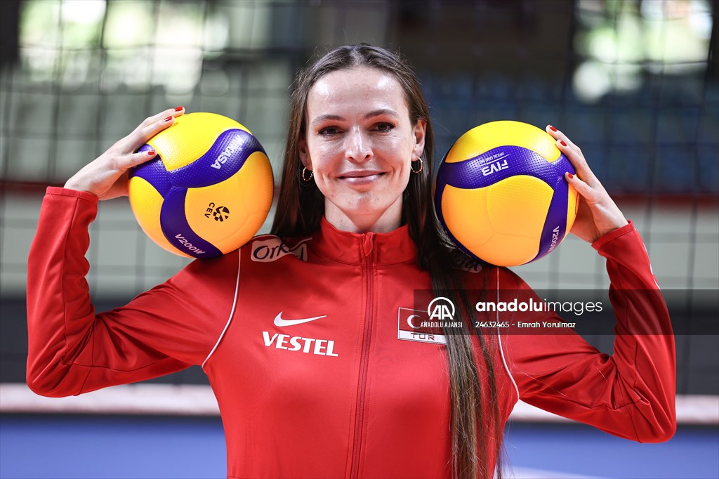 A Milli Kadın Voleybol Takımı'nın kaptanı Eda Erdem Dündar