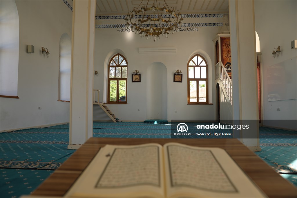 Tekirdağ'daki Kurtdere Camisi mimarisiyle ilgi çekiyor