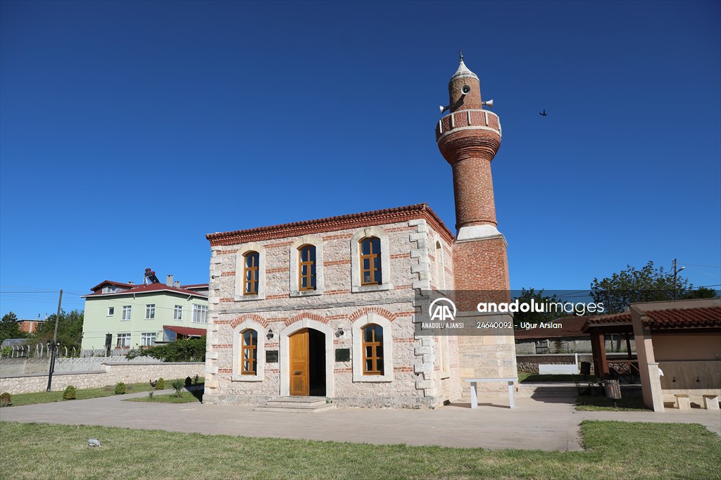 Tekirdağ'daki Kurtdere Camisi mimarisiyle ilgi çekiyor
