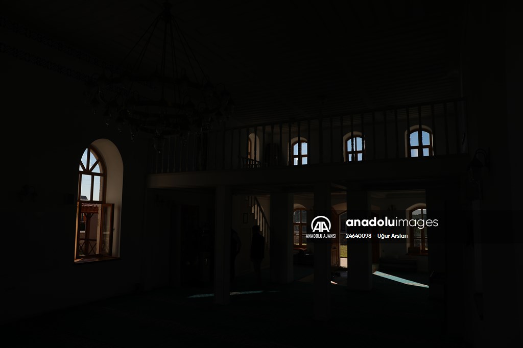 Tekirdağ'daki Kurtdere Camisi mimarisiyle ilgi çekiyor