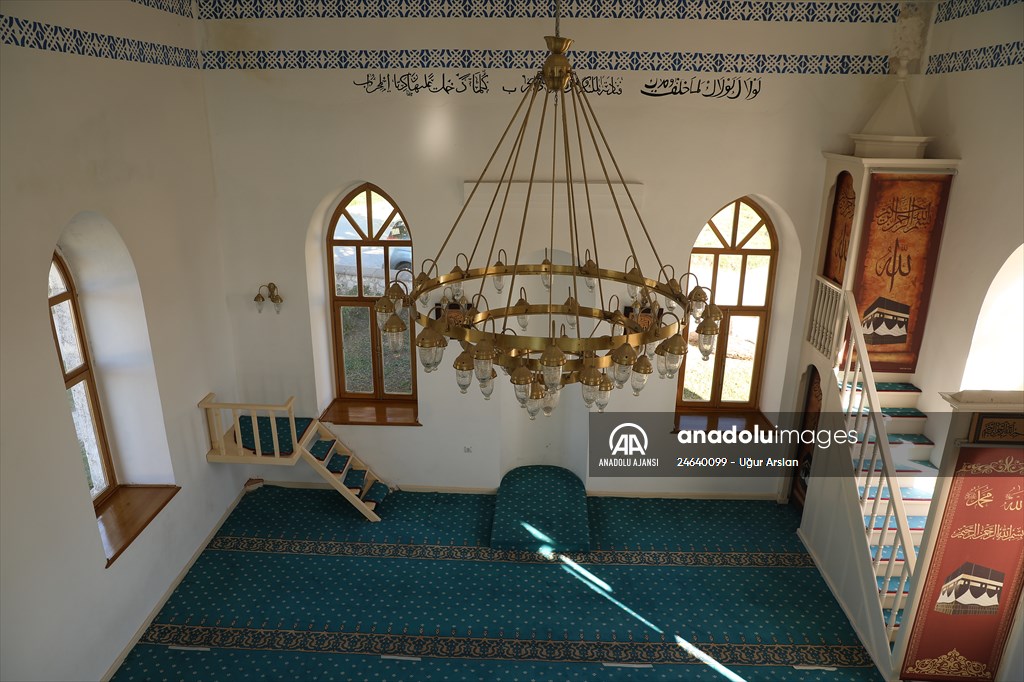 Tekirdağ'daki Kurtdere Camisi mimarisiyle ilgi çekiyor