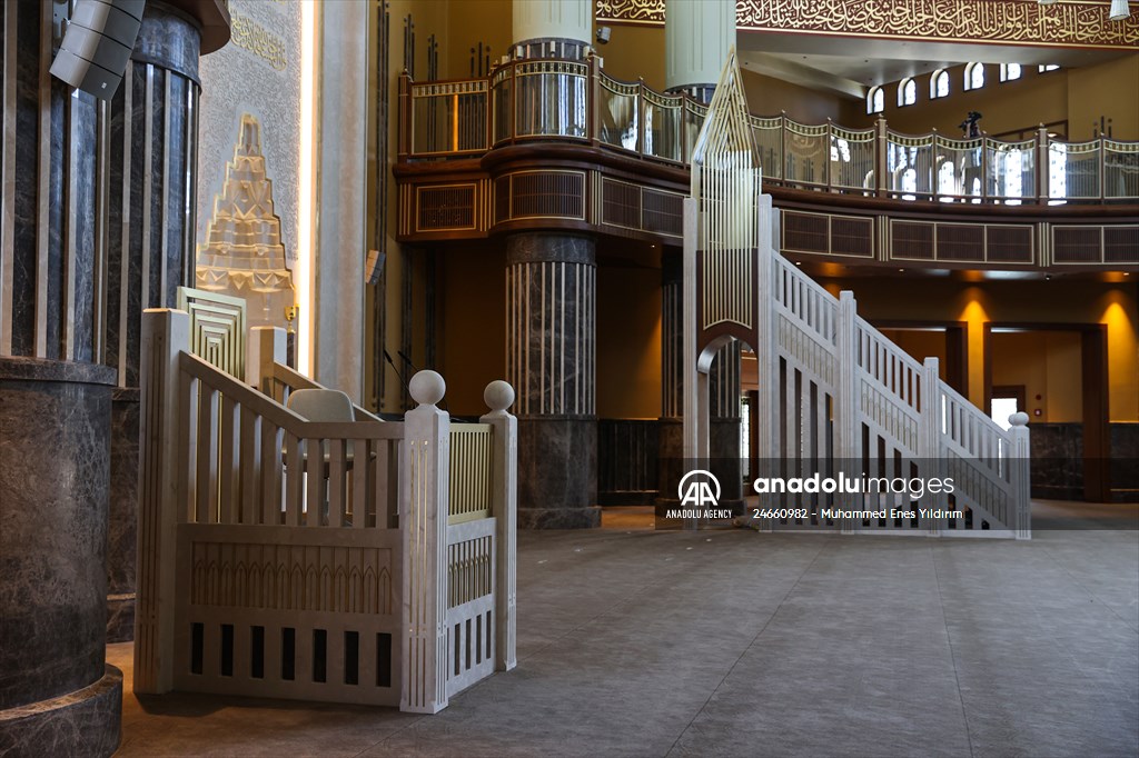 Mosque built in Istanbul's Taksim opens its doors for visitors on tomorrow