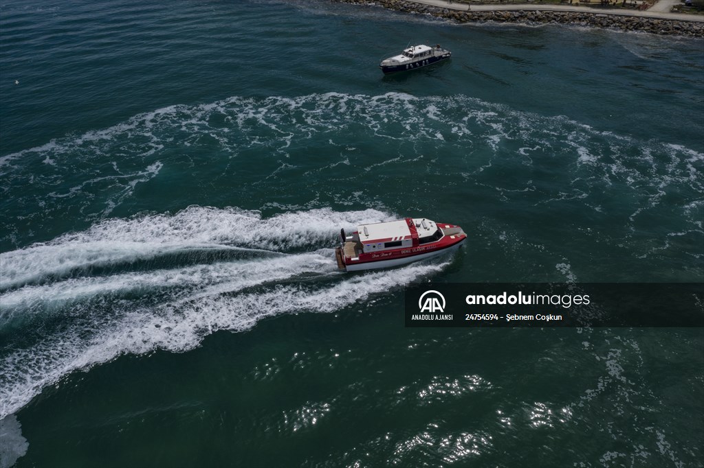 Adalardan ana karaya yaşam köprüsü: 112 deniz ambulansları