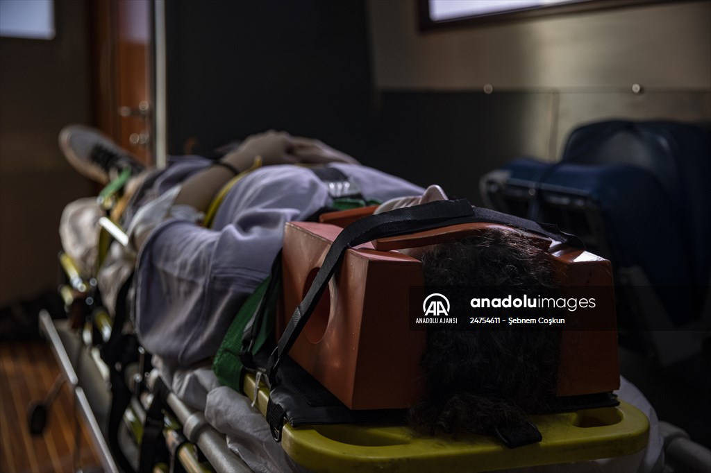 Adalardan ana karaya yaşam köprüsü: 112 deniz ambulansları