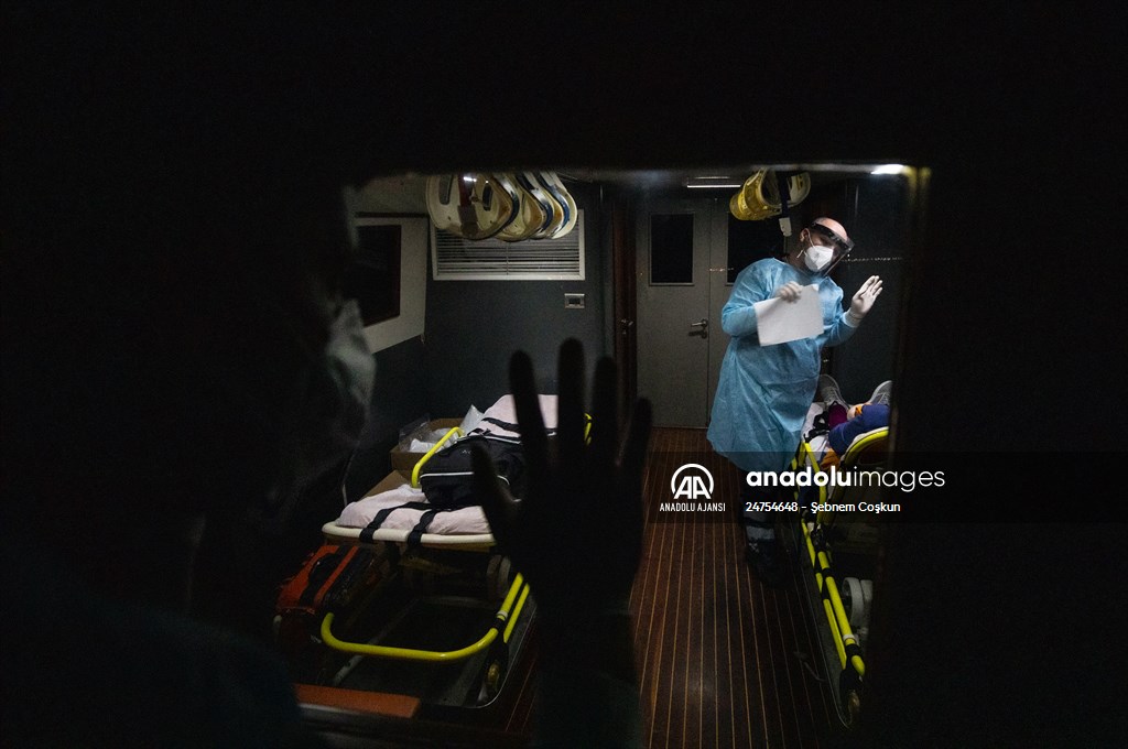 Adalardan ana karaya yaşam köprüsü: 112 deniz ambulansları