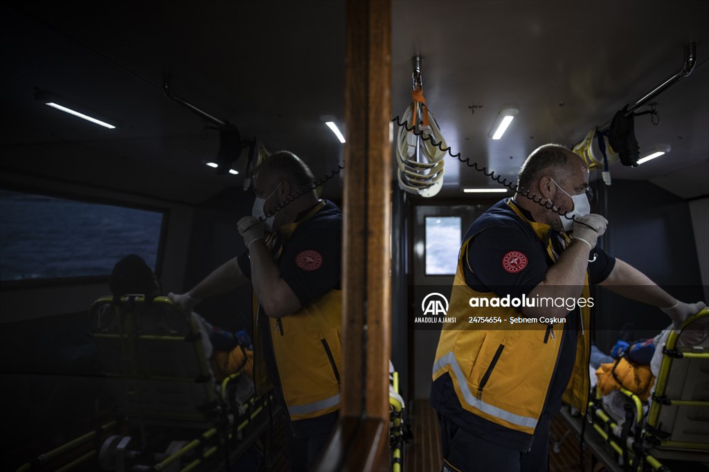 Adalardan ana karaya yaşam köprüsü: 112 deniz ambulansları