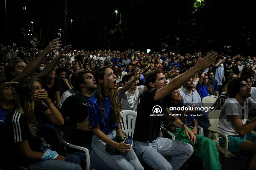 Italians celebrate the EURO 2020 trophy
