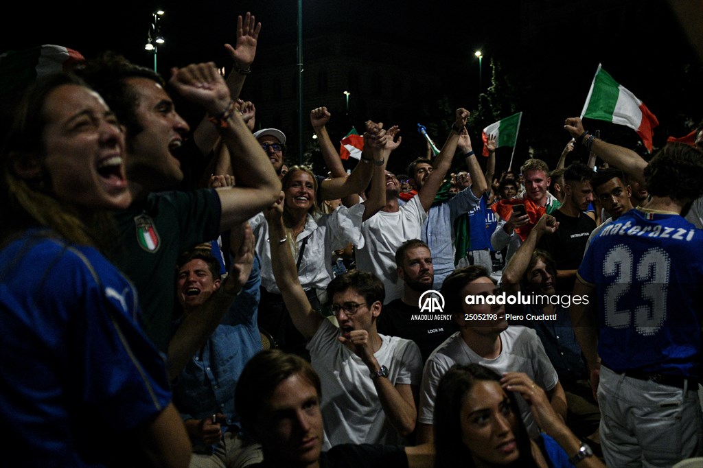 Italians celebrate the EURO 2020 trophy