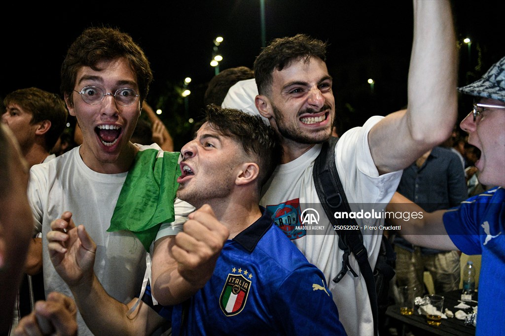 Italians celebrate the EURO 2020 trophy