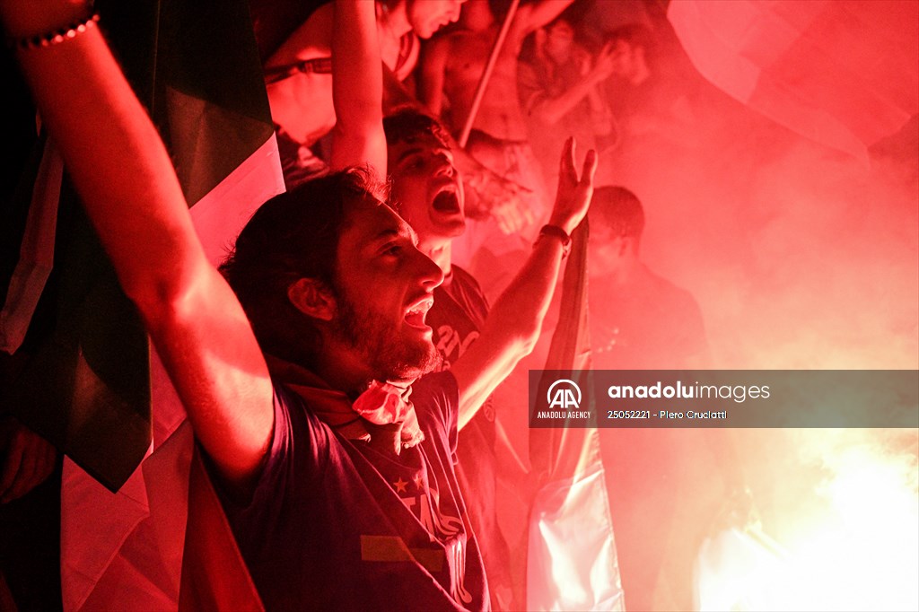 Italians celebrate the EURO 2020 trophy