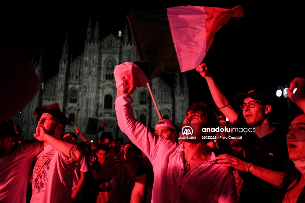 Italians celebrate the EURO 2020 trophy