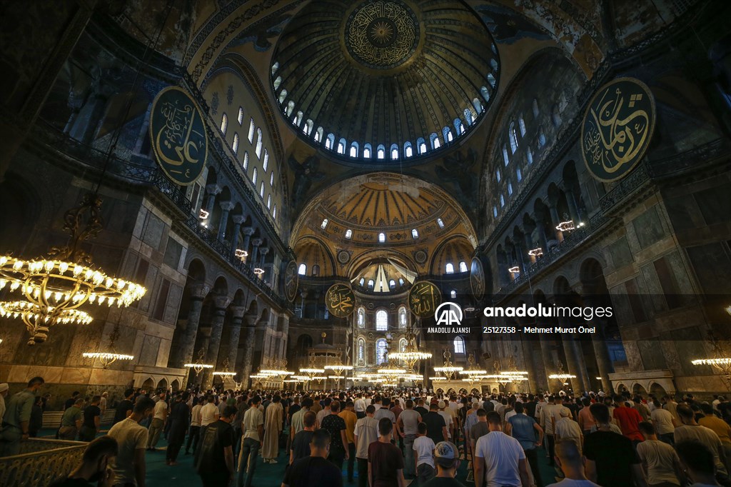 Ayasofya-i Kebir Cami-i Şerifi'nde ikinci kez Kurban Bayramı namazı eda edildi