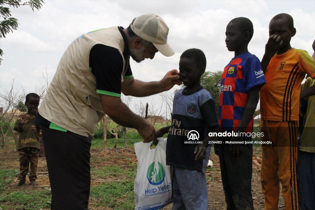 Hayırseverlerin bağışlarıyla Çad'daki ihtiyaç sahiplerine kurban yardımı yapıldı