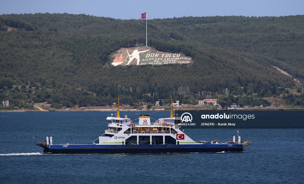 Çanakkale'deki feribot iskelelerinde tatilcilerin dönüş yoğunluğu erken başladı