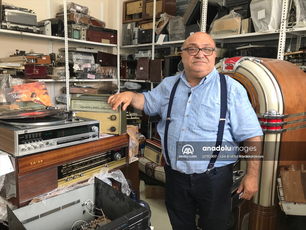 Antika radyo ve pikaplar, Arto Usta'nın elinde yarım asırdır yeniden hayat buluyor