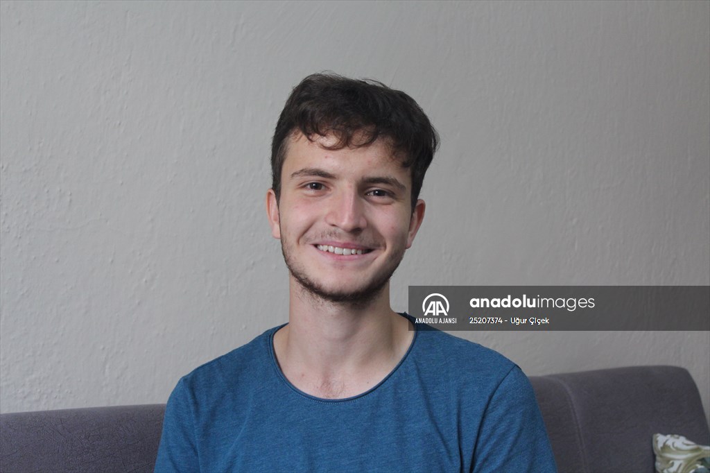 YKS'de YDT Rusça Türkiye birincisi tıp fakültesi öğrencisi Dursun, başarısını değerlendirdi