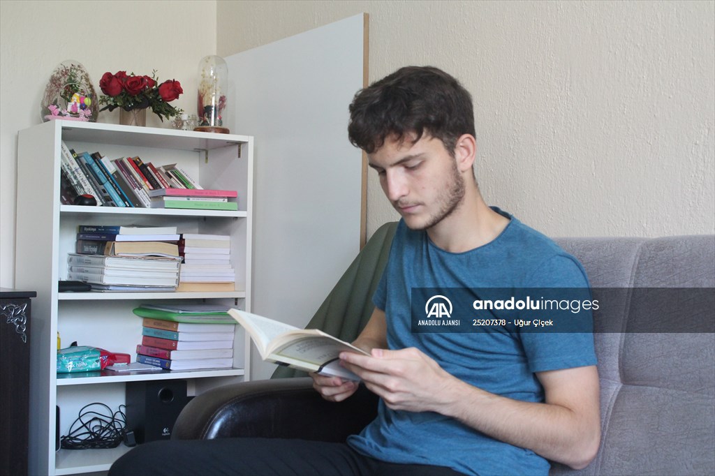 YKS'de YDT Rusça Türkiye birincisi tıp fakültesi öğrencisi Dursun, başarısını değerlendirdi