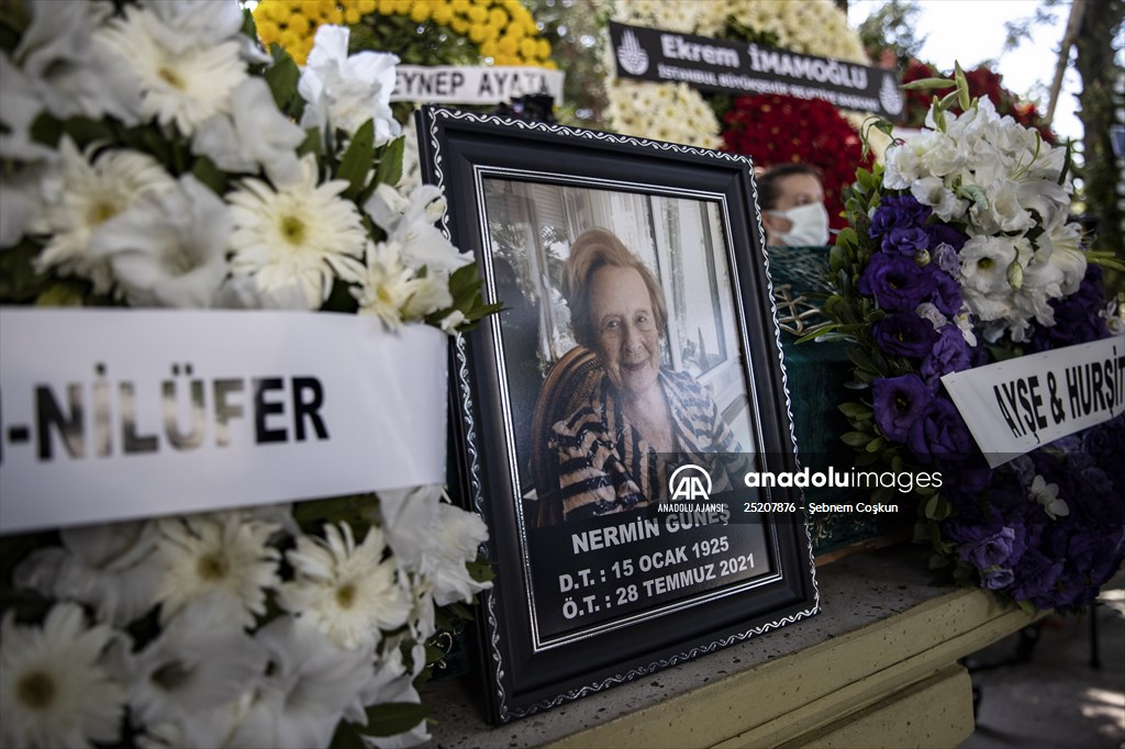 Eski Dışişleri Bakanı Turan Güneş'in eşi Nermin Güneş'in cenazesi toprağa verildi