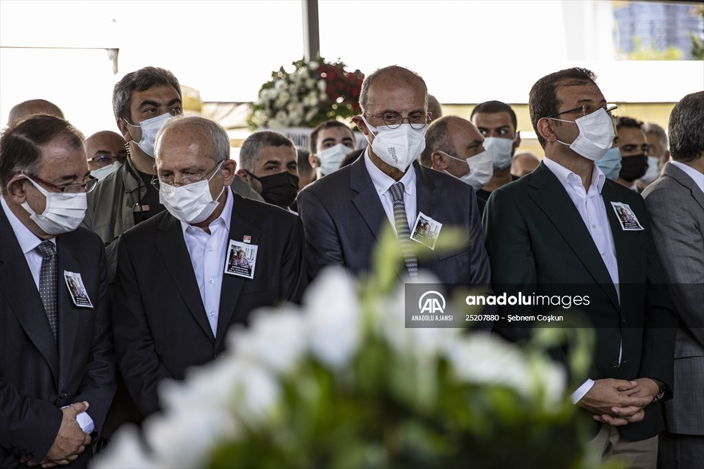 Eski Dışişleri Bakanı Turan Güneş'in eşi Nermin Güneş'in cenazesi toprağa verildi