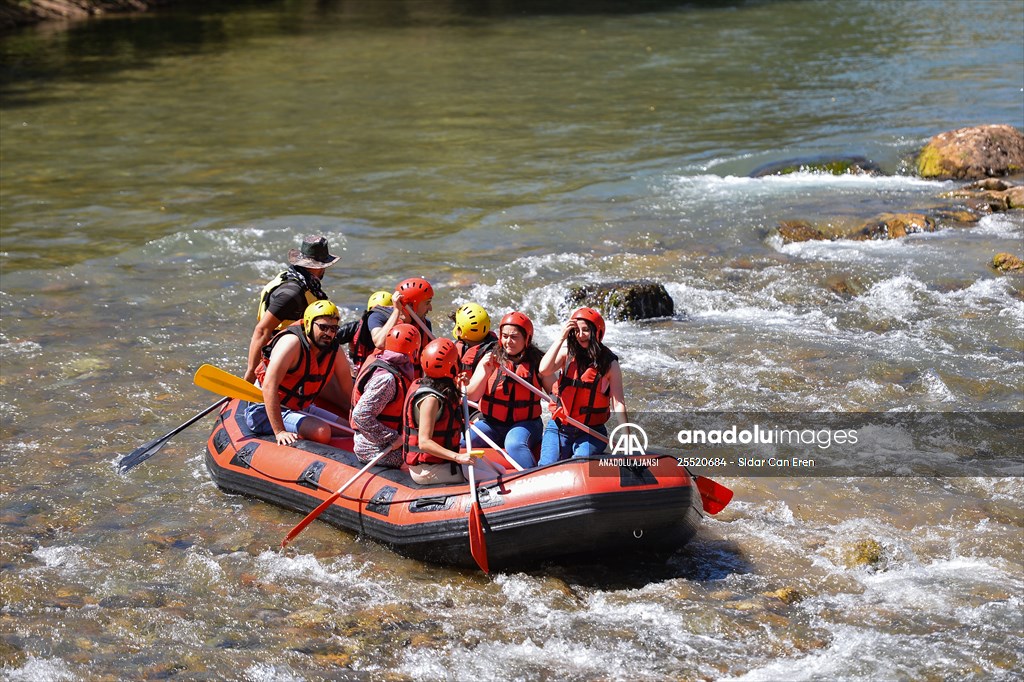 "Munzur Çayı" rafting tutkunları için çekim alanı oldu