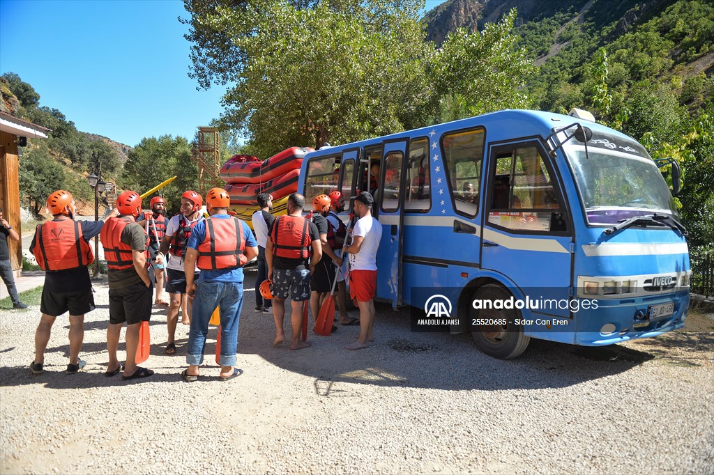 "Munzur Çayı" rafting tutkunları için çekim alanı oldu