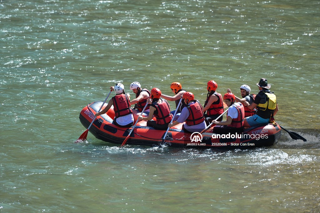 "Munzur Çayı" rafting tutkunları için çekim alanı oldu