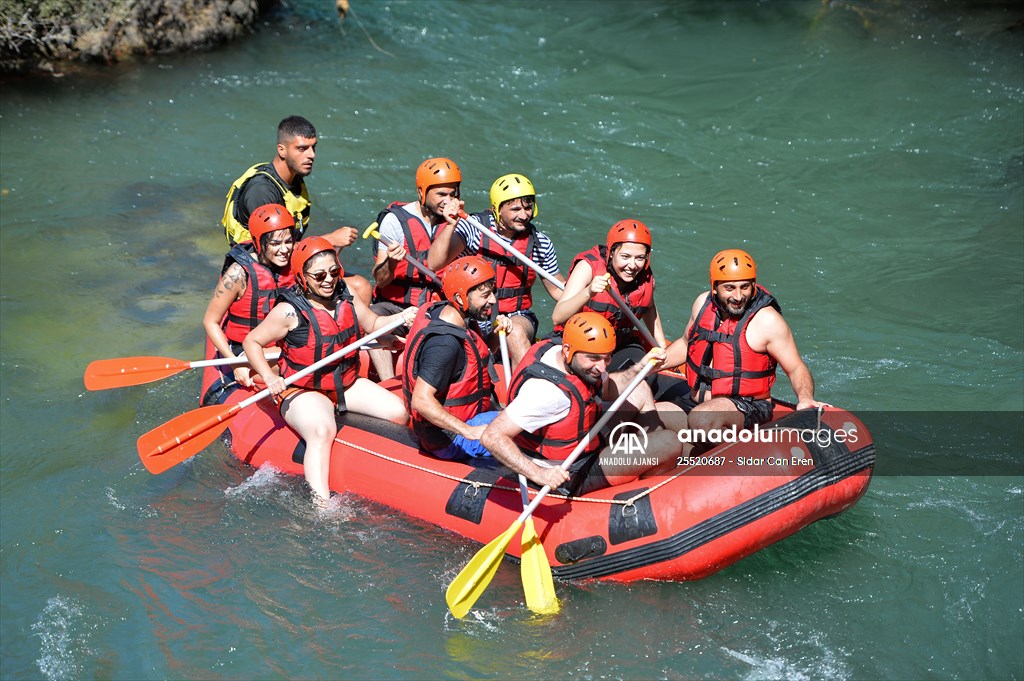 "Munzur Çayı" rafting tutkunları için çekim alanı oldu